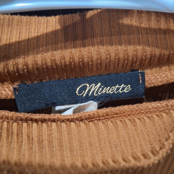 Rust Tie-Front Ribbed Crop Top - Picture 2 of 4